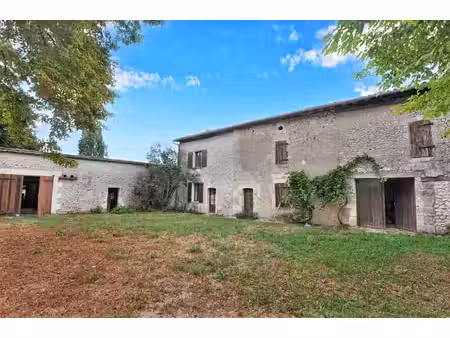 maison de campagne de 80 m² à restaurer sur un terrain d’environ 1 30 h