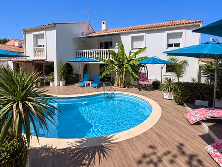 vente villa 6 pièces  176.00m²  le cailar