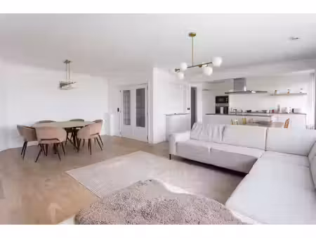 mooi gerenoveerd 3-slaapkamerappartement met 2 terrassen  garage en 2 kelderbergingen