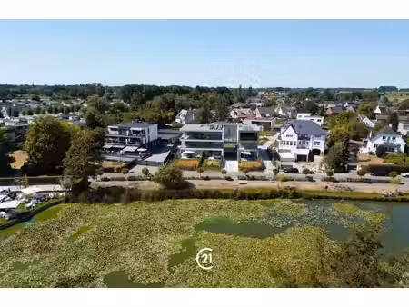 uniek tweeslaapkamerappartement met zicht op het donkmeer.