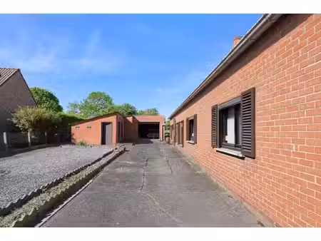 te renoveren boerderij op ruim perceel in kluisbergen