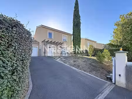 a vendre maison 4 pièces jardin terrasse et garage.