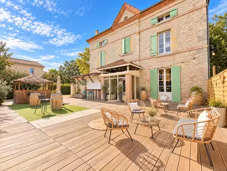 maison 24 pièces - 1059 m²