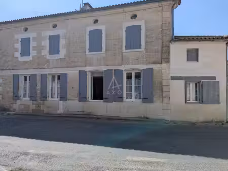 vente maison en pierre rioux  200m² 4 pièces 190 000€ avec garage