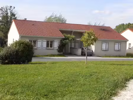 maison à louer larche