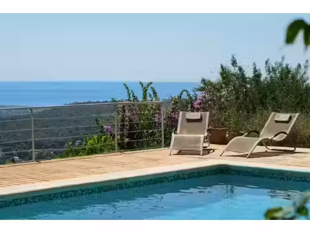 maison avec vue panoramique sur la mer