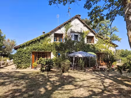 périgourdine t8 de charme - 300 m² habitables - proche montpon