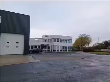 location local d'activités st ouen l'aumone 2 950 m²