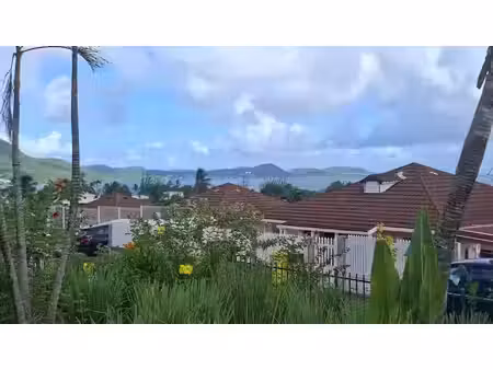 location meublée maison 4 pièces 77.95 m² à sainte luce (97228)  1 400 €