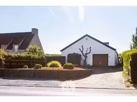 robuuste bungalow op een interessante locatie