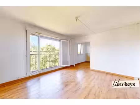 appartement t4 avec stationnement
