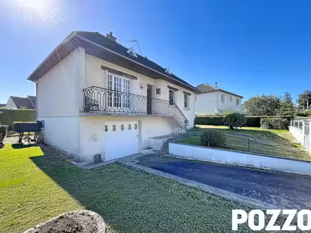 a vendre. centre bourg tessy-bocage. maison avec vie de plain-pied.
