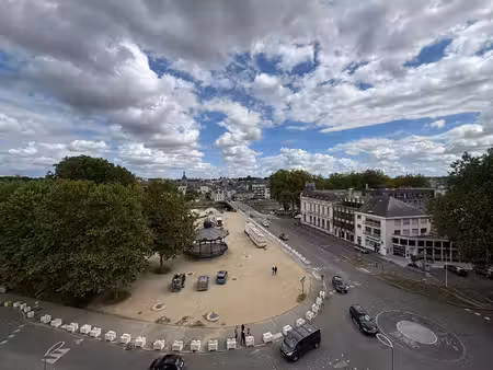laval hyper centre rive droite