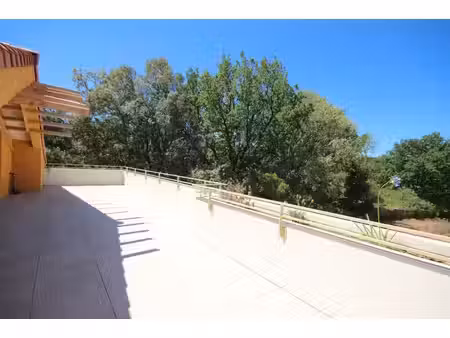 draguignan appartement t3 avec grande terrasse - dernier étage - parking
