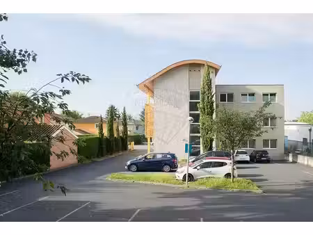 achat local professionnel 93m² trevoux 01600