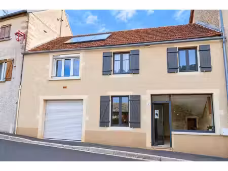 maison de village avec local commercial et appartement