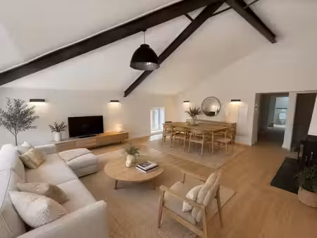 magnifique loft rénové dans le centre ville d'orange
