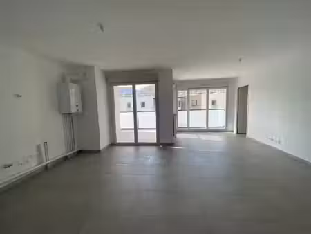 location appartement 2 pièces 53 m² à roquevaire (13360)