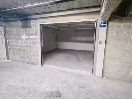 mougins garage à louer