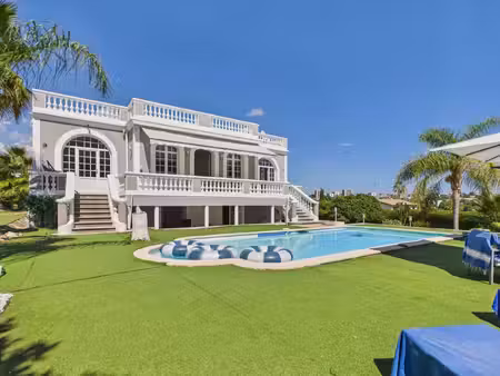 juan-les-pins — villa avec piscine et double opportunité foncière (1 400 m² + 1 250 m² con