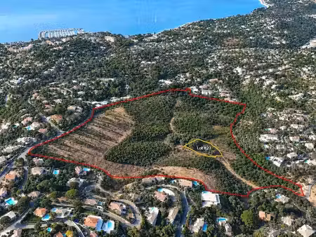 vente terrain 677 m² à les issambres (83380)  40 000 €