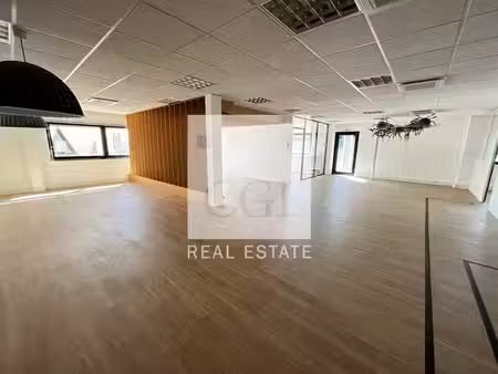 location bureaux 207m² à 895m²