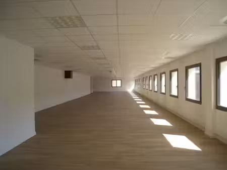 location bureaux aubagne 13400 220m² à 570m²