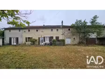 maison de village à les adjots (16700)