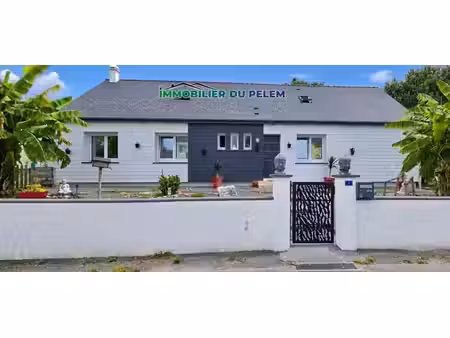 maison familiale 5 chambres avec piscine et double garage – rostrenen