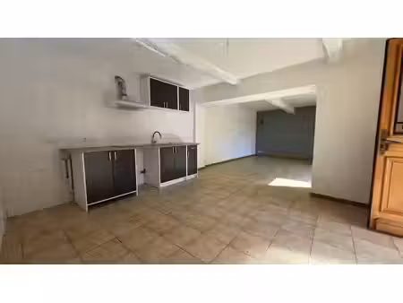 location maison 5 pièces 110 m² à cuges-les-pins (13780)  1 050 €