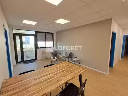 location locaux professionnels 0 pièces 15 m² à pont-l'abbé (29120)  470 €