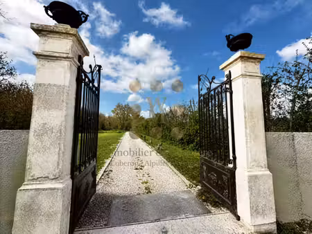 magnifique mas restauré dans la plaine de pernes les fontaines