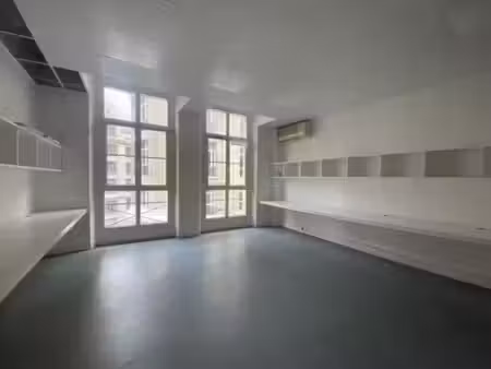 location locaux professionnels 33 m² à paris 2ème (75002)  1 850 €