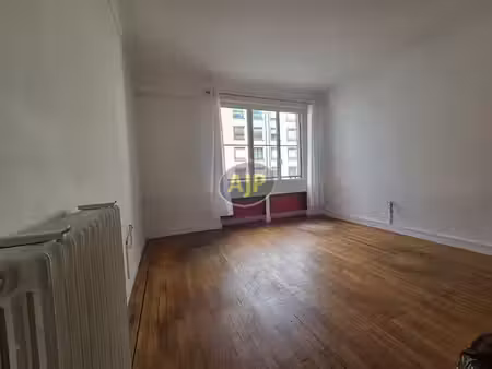 location locaux professionnels 0 pièces 50 m² à nantes (44000)  1 050 €
