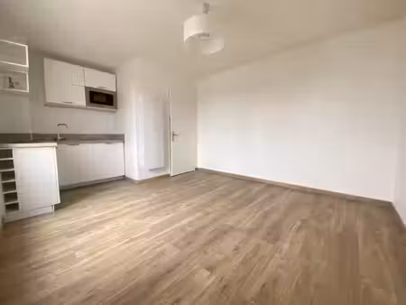 location appartement 1 pièces 24 m2 à saint-arnoult-en-yvelines
