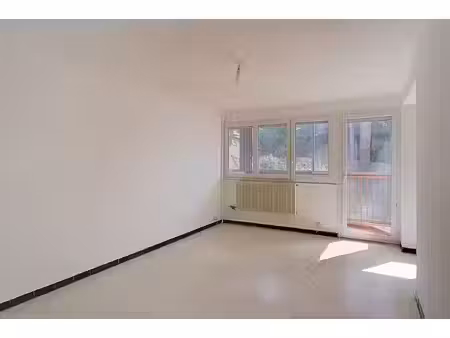 a vendre en exclusivite à draguignan - appartement t4 traversant et lumineux - 65m2