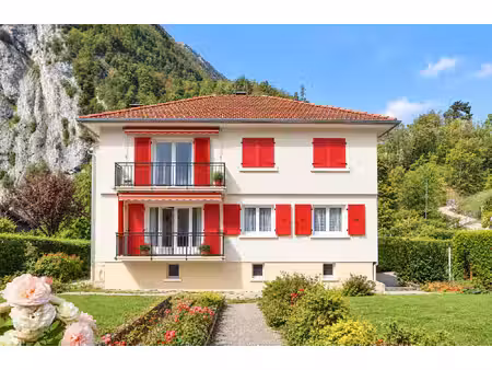 emplacement hors du commun  appartement 4 pièces  thônes