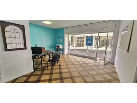 toulon  quartier de saint roch local commercial actuellement