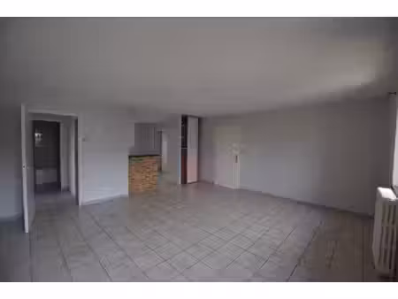 location appartement 4 pièces 76m² y 80190