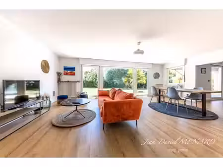 maison 8 pièces de 230 m2 habitables - terrain 1250 m2