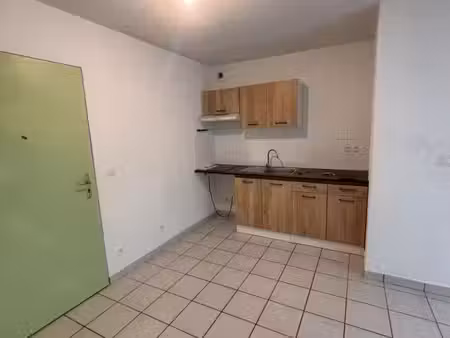 à louer ? bel appartement t2 avec terrasse et parking