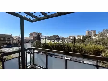 t3 coeur guilheméry avec balcon et parking