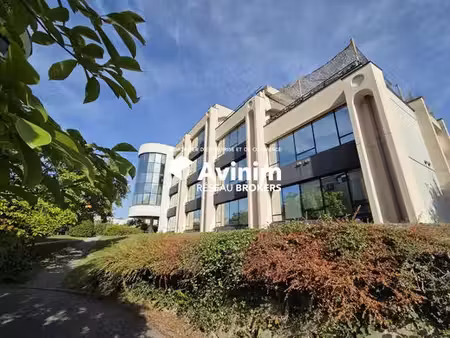 bureau prestigieux de 477 m2 en location - épagny  france