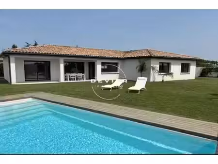 villa de 4 pièces de luxe en location mudaison  france