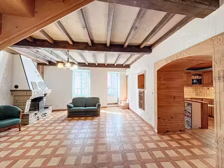 22mn clermont - maison de village avec grande pièce à vivre