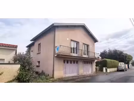 lussat / ensemble immobilier à fort potentiel  coup de coeur assuré !