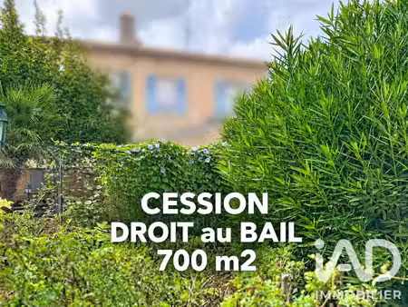 vente local commercial 700 m²
