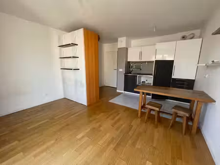 location appartement 1 pièce  29.00m²  gif