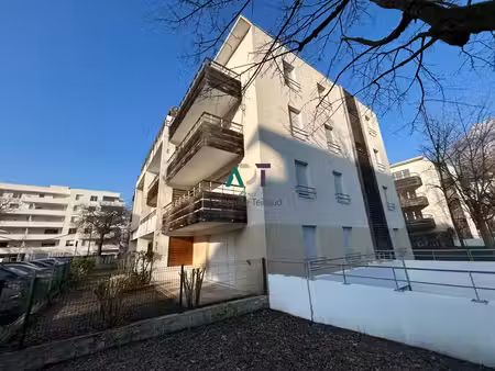 vente appartement 3 pièces 70m2 meylan 38240 - 215000 € - surface privée