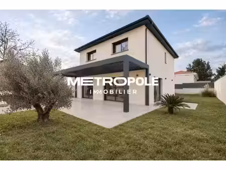 maison t5 avec piscine